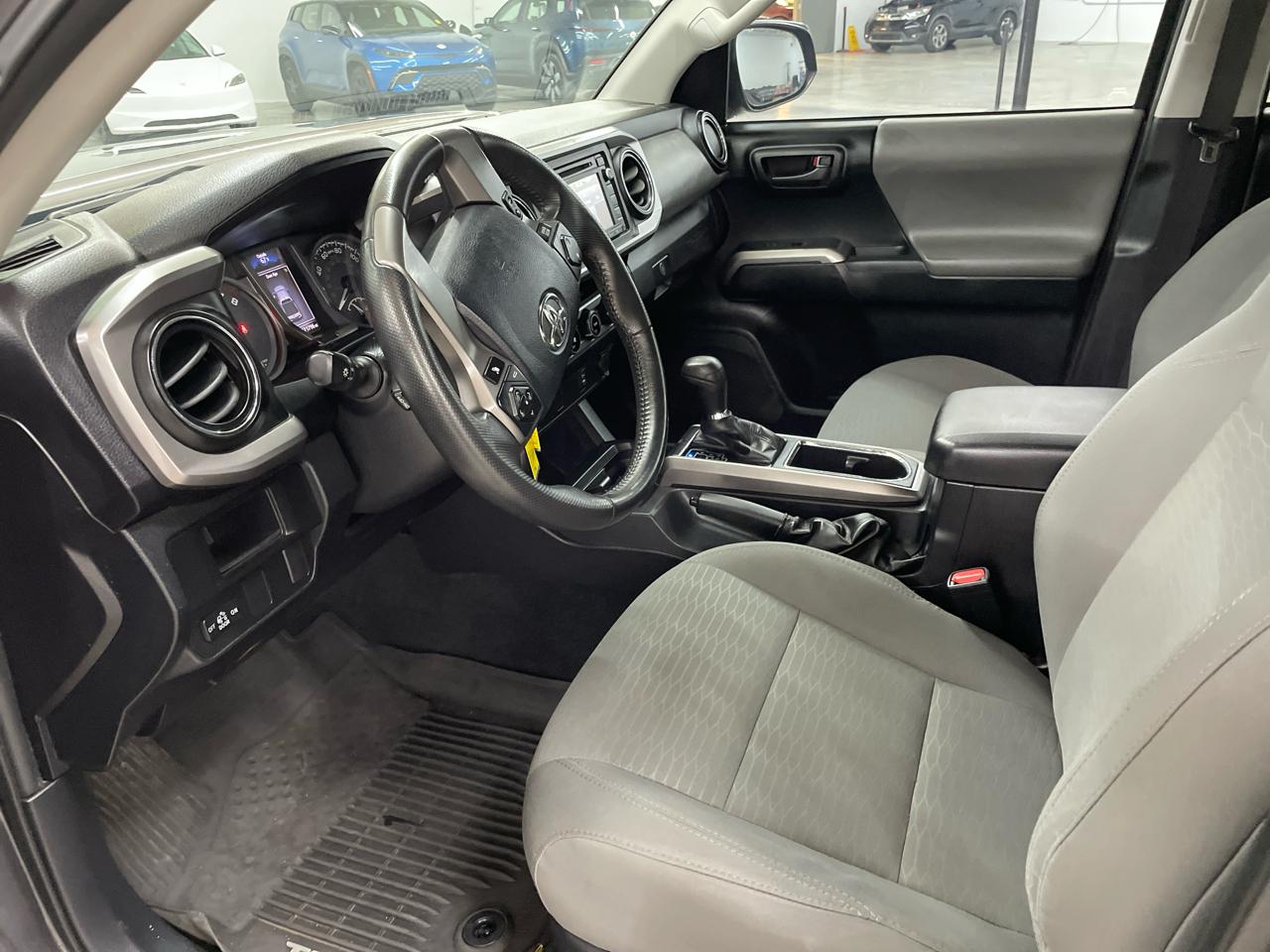 Toyota Tacoma TRD Off Road Double Cab 5' Bed V6 4x2 AT (Natl) 2017