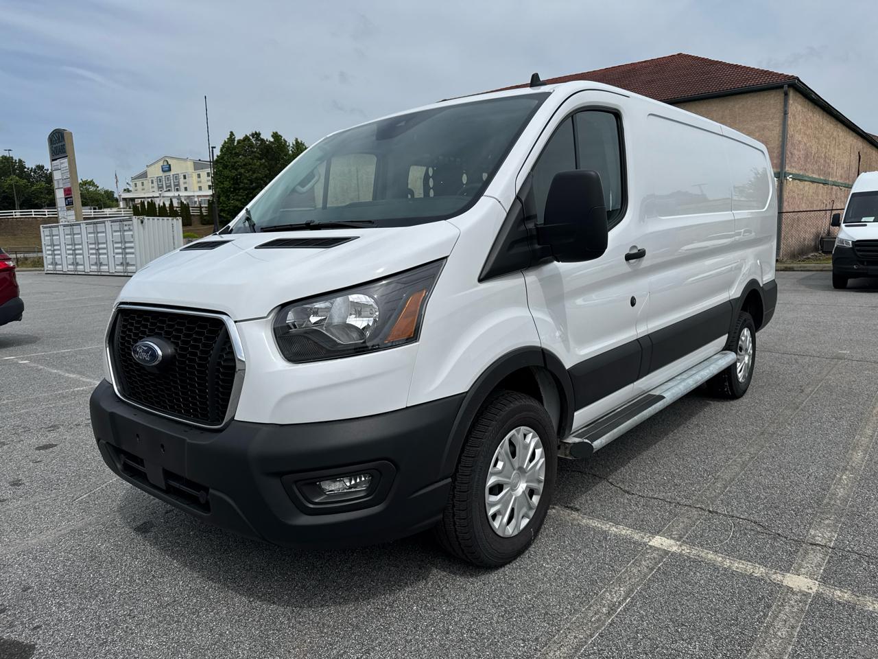 2025 Ford Transit Cargo Van T-250 130" Low Rf 9070 GVWR RWD