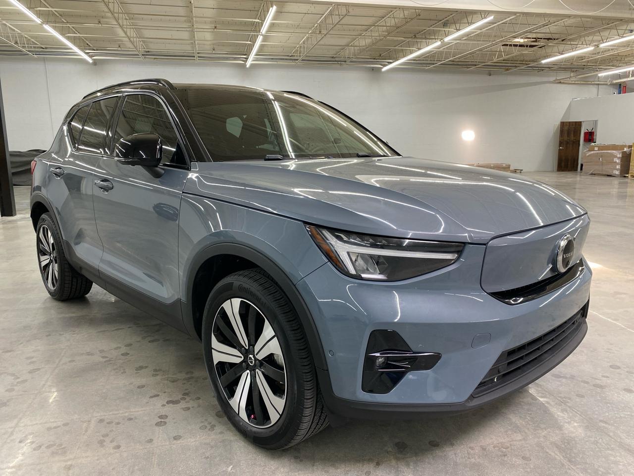 Volvo XC40 Recharge Pure Electric Twin eAWD Plus 2023