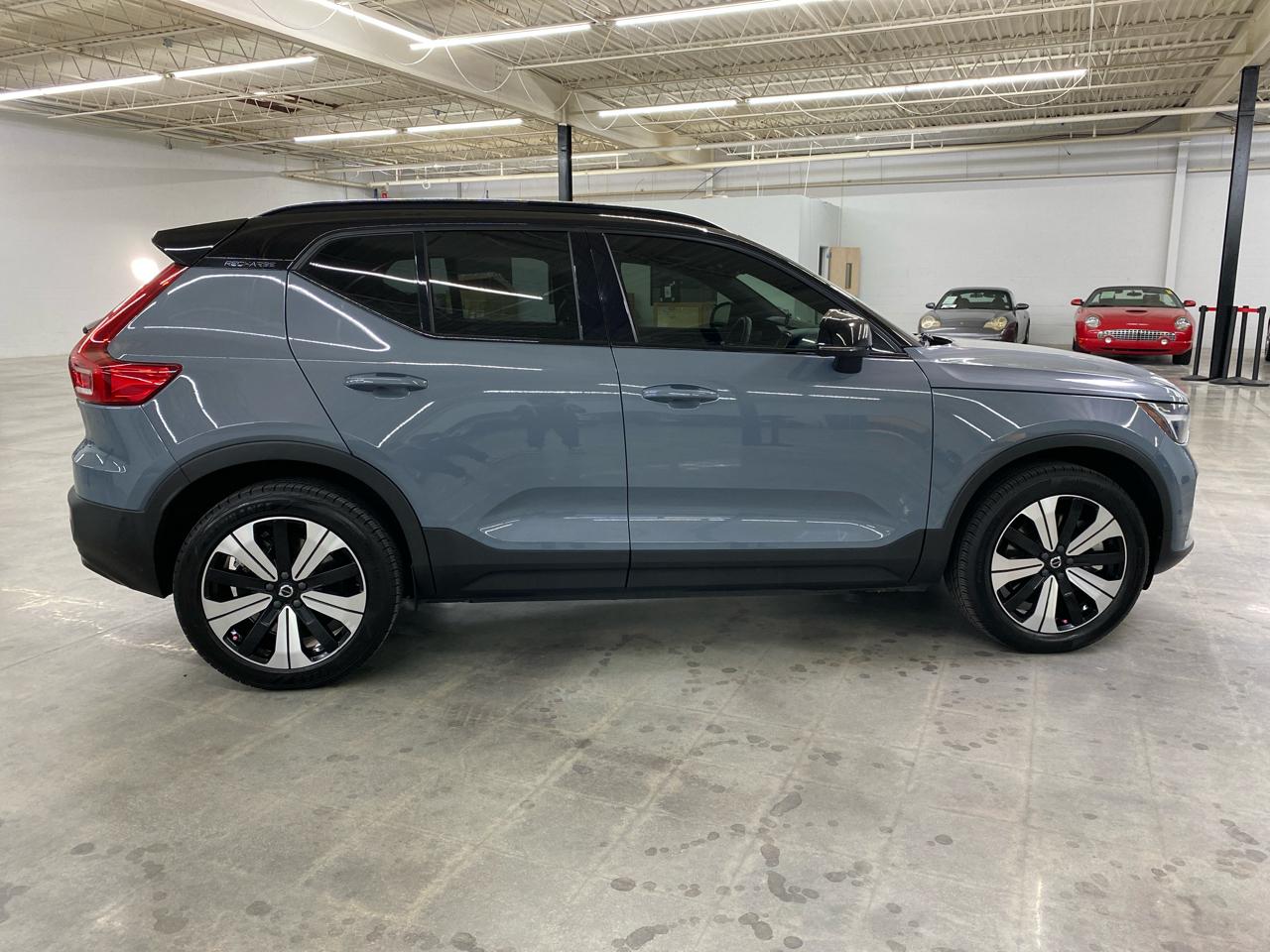 Volvo XC40 Recharge Pure Electric Twin eAWD Plus 2023