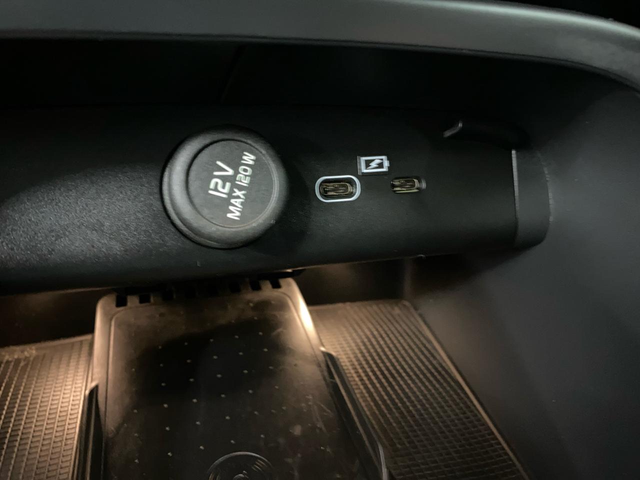 Volvo XC40 Recharge Pure Electric Twin eAWD Plus 2023