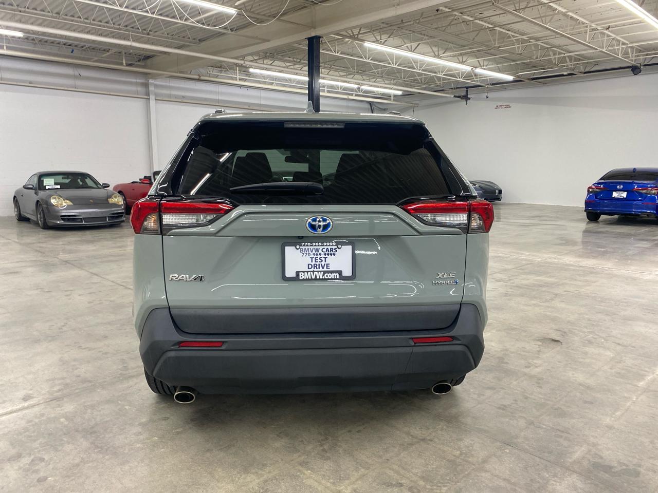 Toyota RAV4 Hybrid XLE AWD (Natl) 2023
