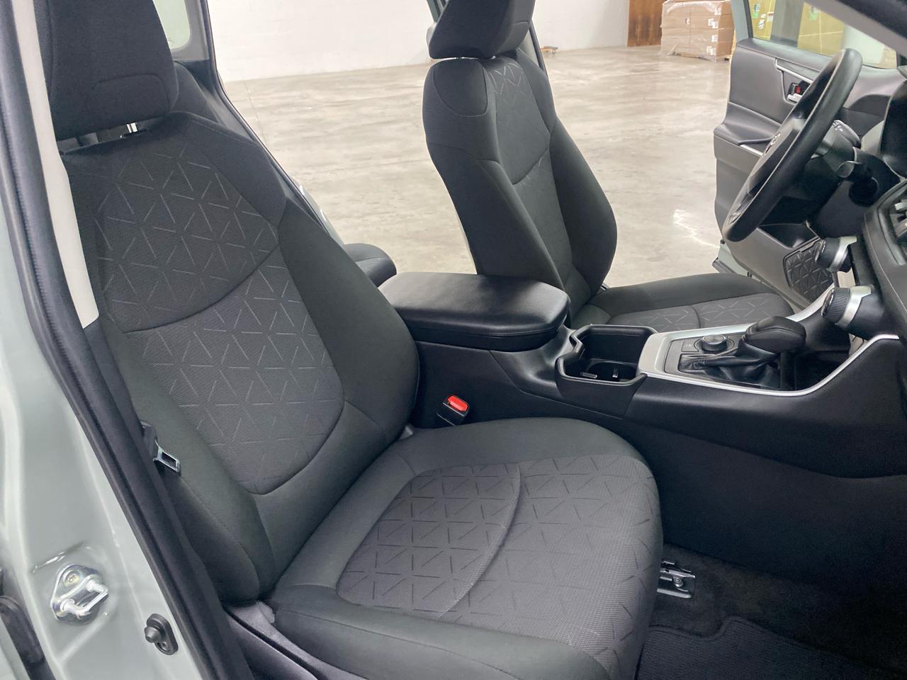 Toyota RAV4 Hybrid XLE AWD (Natl) 2023