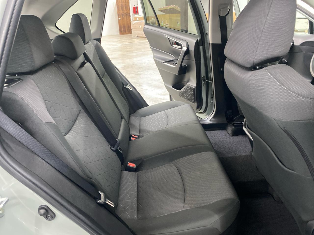 Toyota RAV4 Hybrid XLE AWD (Natl) 2023