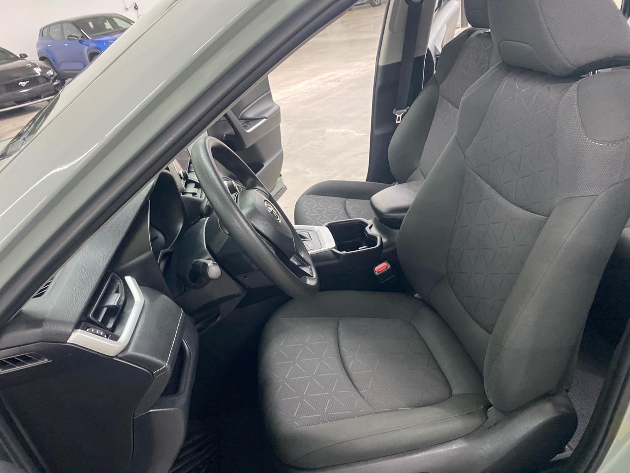 Toyota RAV4 Hybrid XLE AWD (Natl) 2023