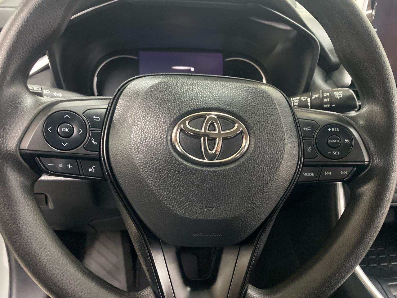 Toyota RAV4 Hybrid XLE AWD (Natl) 2023