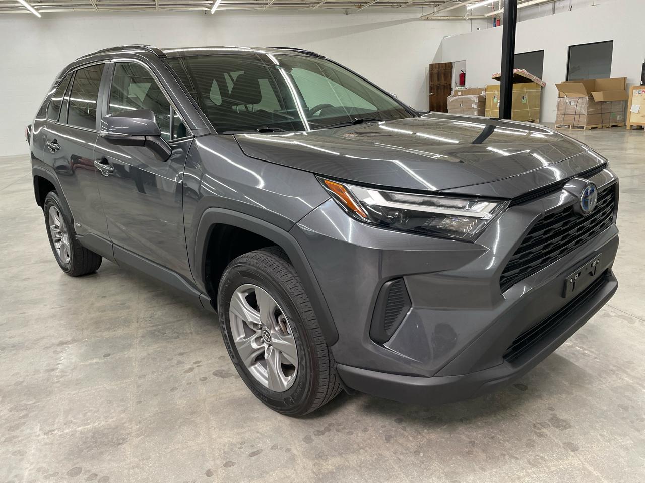 Toyota RAV4 Hybrid XLE AWD (Natl) 2024