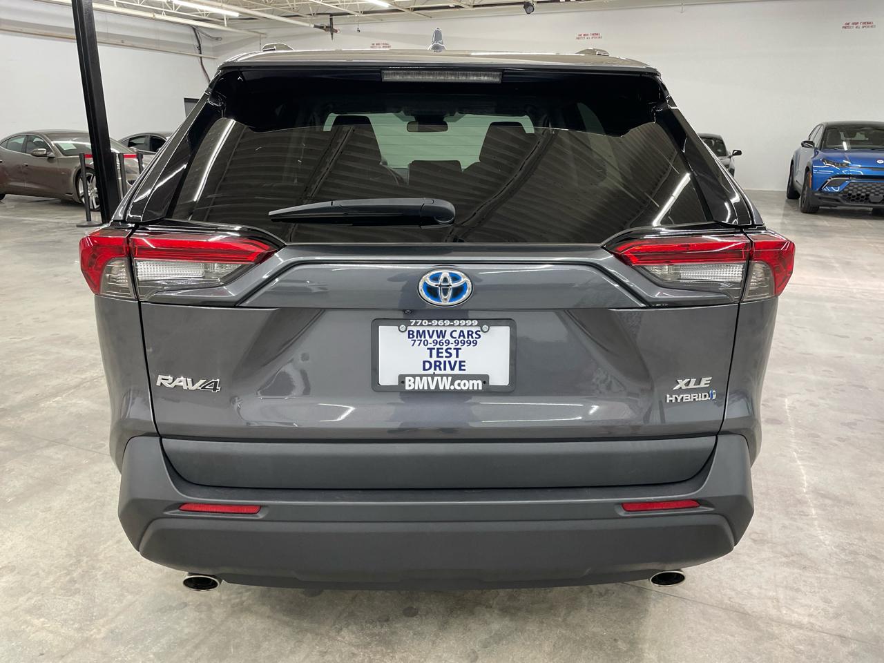 Toyota RAV4 Hybrid XLE AWD (Natl) 2024