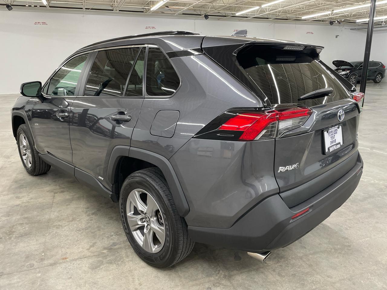 Toyota RAV4 Hybrid XLE AWD (Natl) 2024