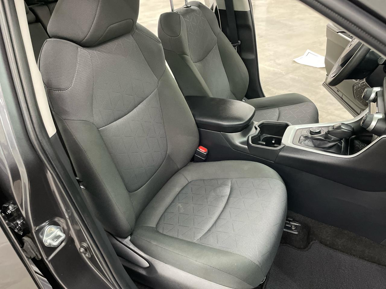 Toyota RAV4 Hybrid XLE AWD (Natl) 2024