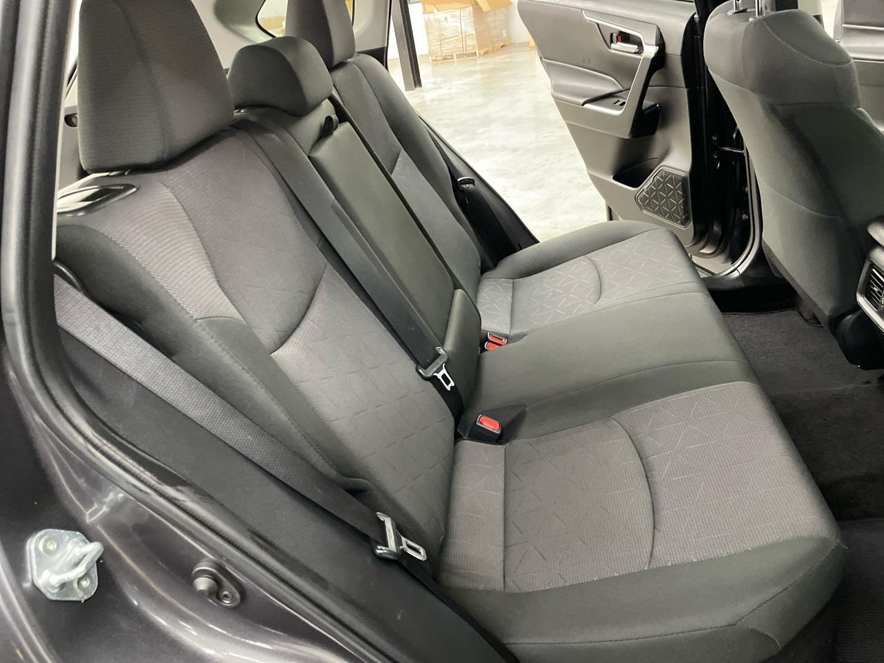 Toyota RAV4 Hybrid XLE AWD (Natl) 2024