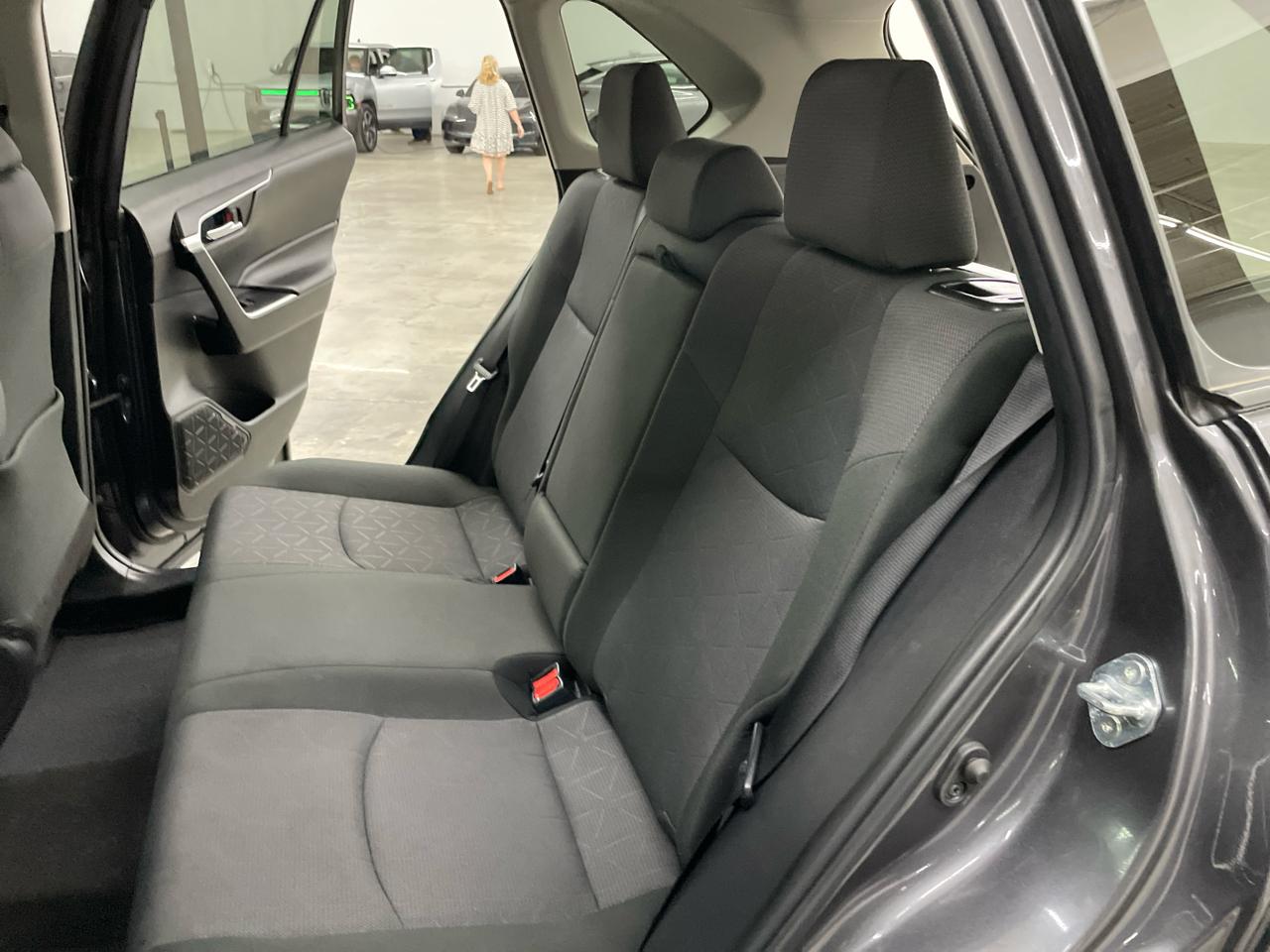 Toyota RAV4 Hybrid XLE AWD (Natl) 2024