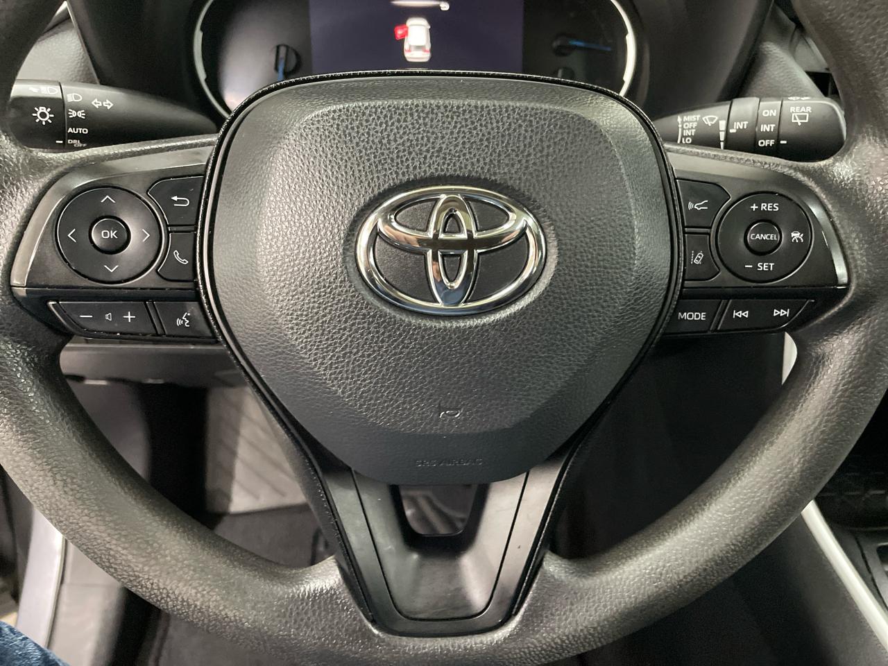 Toyota RAV4 Hybrid XLE AWD (Natl) 2024