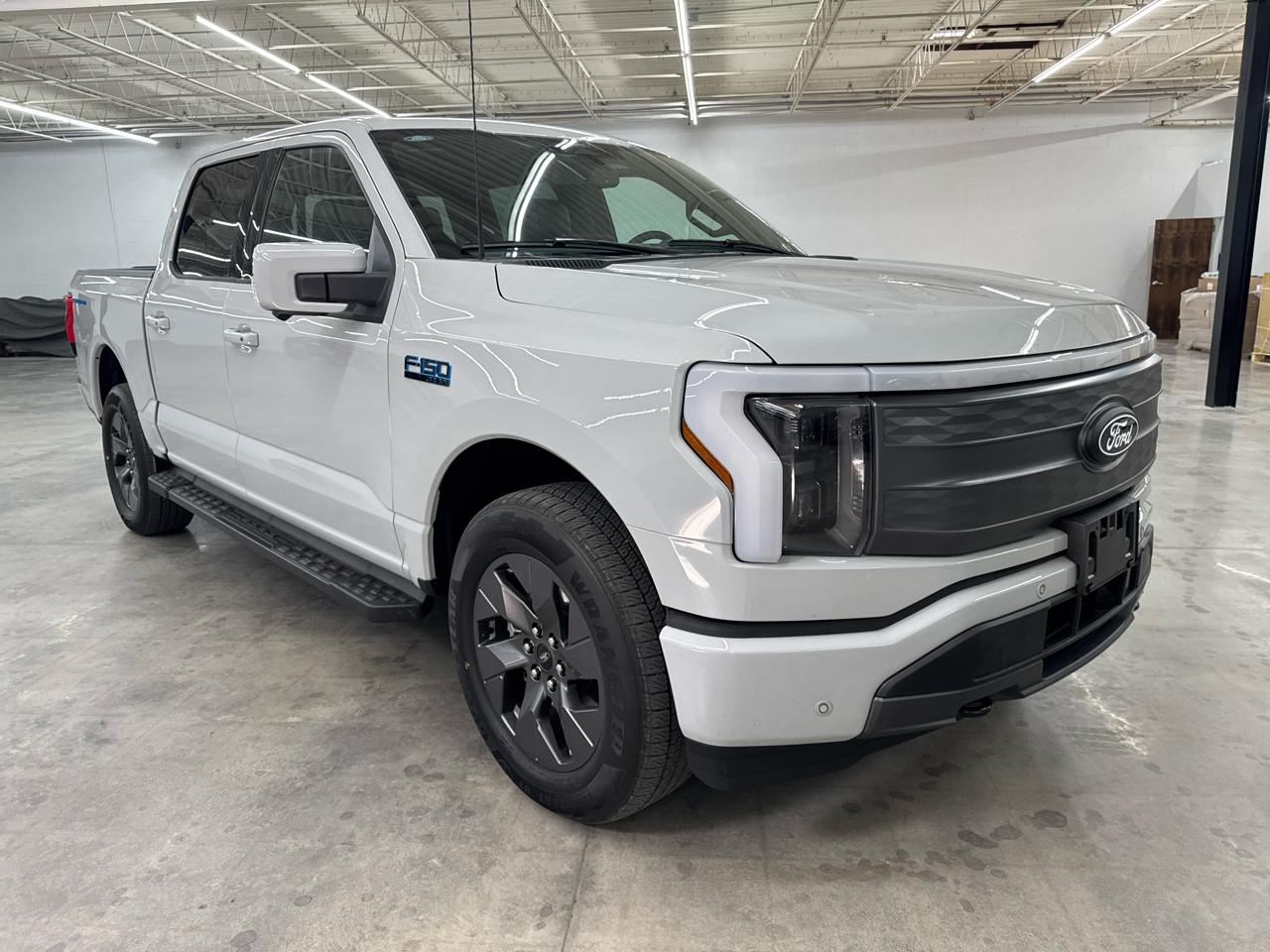 Ford F-150 Lightning LARIAT 4WD SuperCrew 5.5' Box 2024