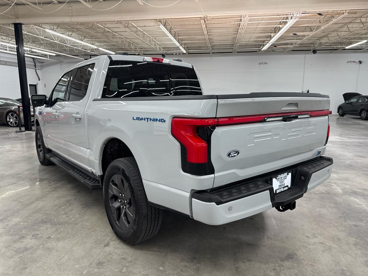 Ford F-150 Lightning LARIAT 4WD SuperCrew 5.5' Box 2024