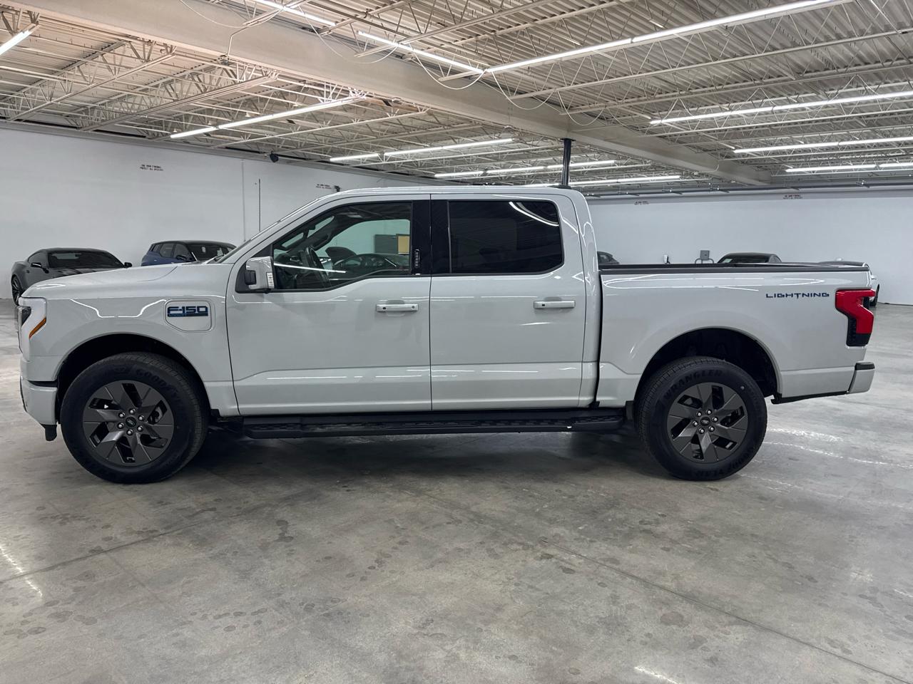Ford F-150 Lightning LARIAT 4WD SuperCrew 5.5' Box 2024