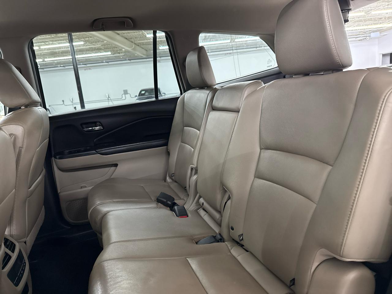 Honda Pilot 2WD 4dr EX-L w/Navi 2016