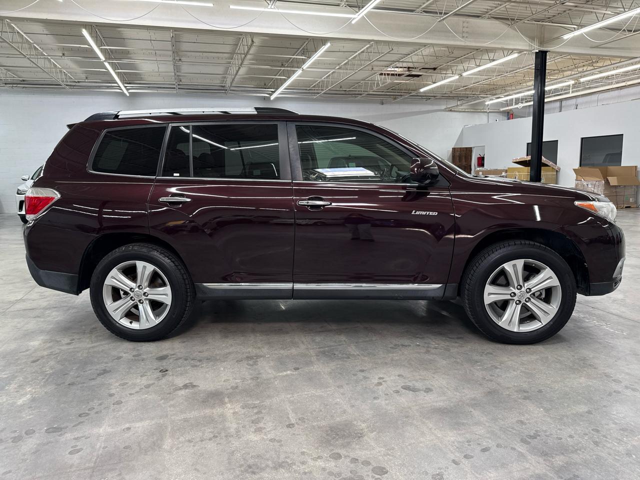 Toyota Highlander FWD 4dr V6 Limited (Natl) 2013