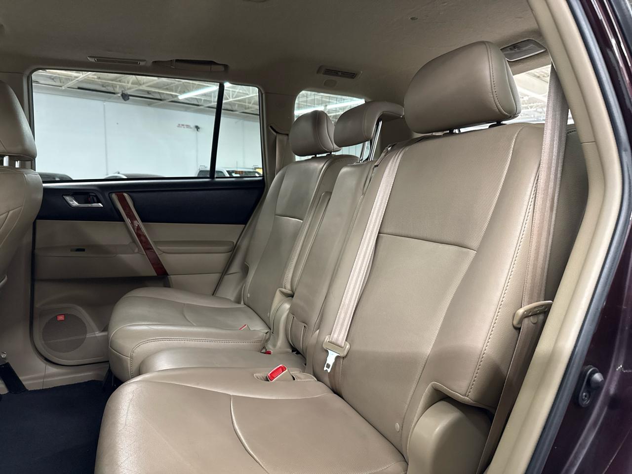 Toyota Highlander FWD 4dr V6 Limited (Natl) 2013