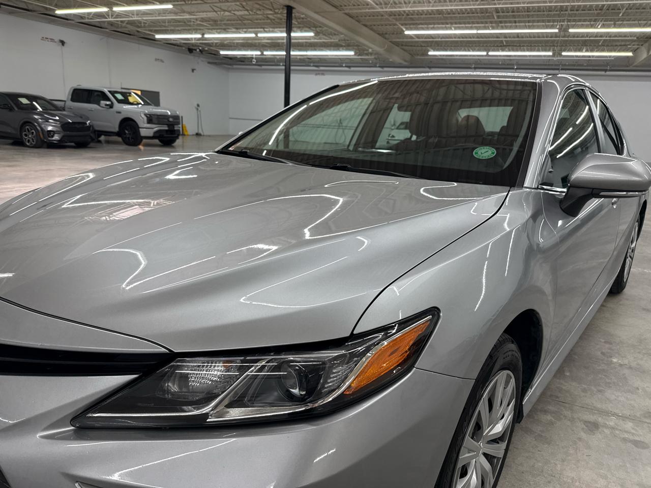 Toyota Camry Hybrid LE CVT (Natl) 2022
