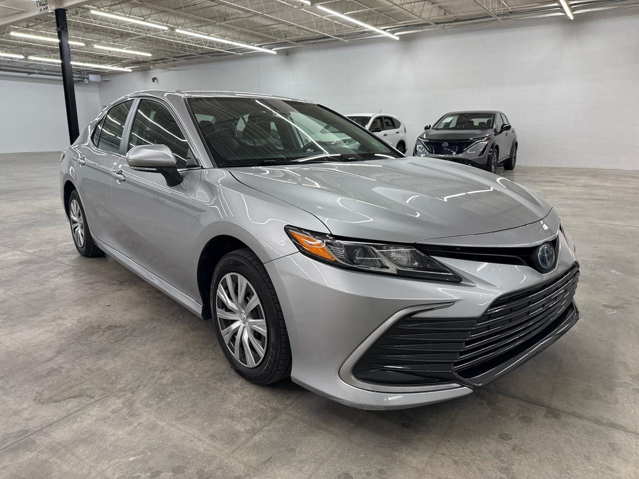 Toyota Camry Hybrid LE CVT (Natl) 2022