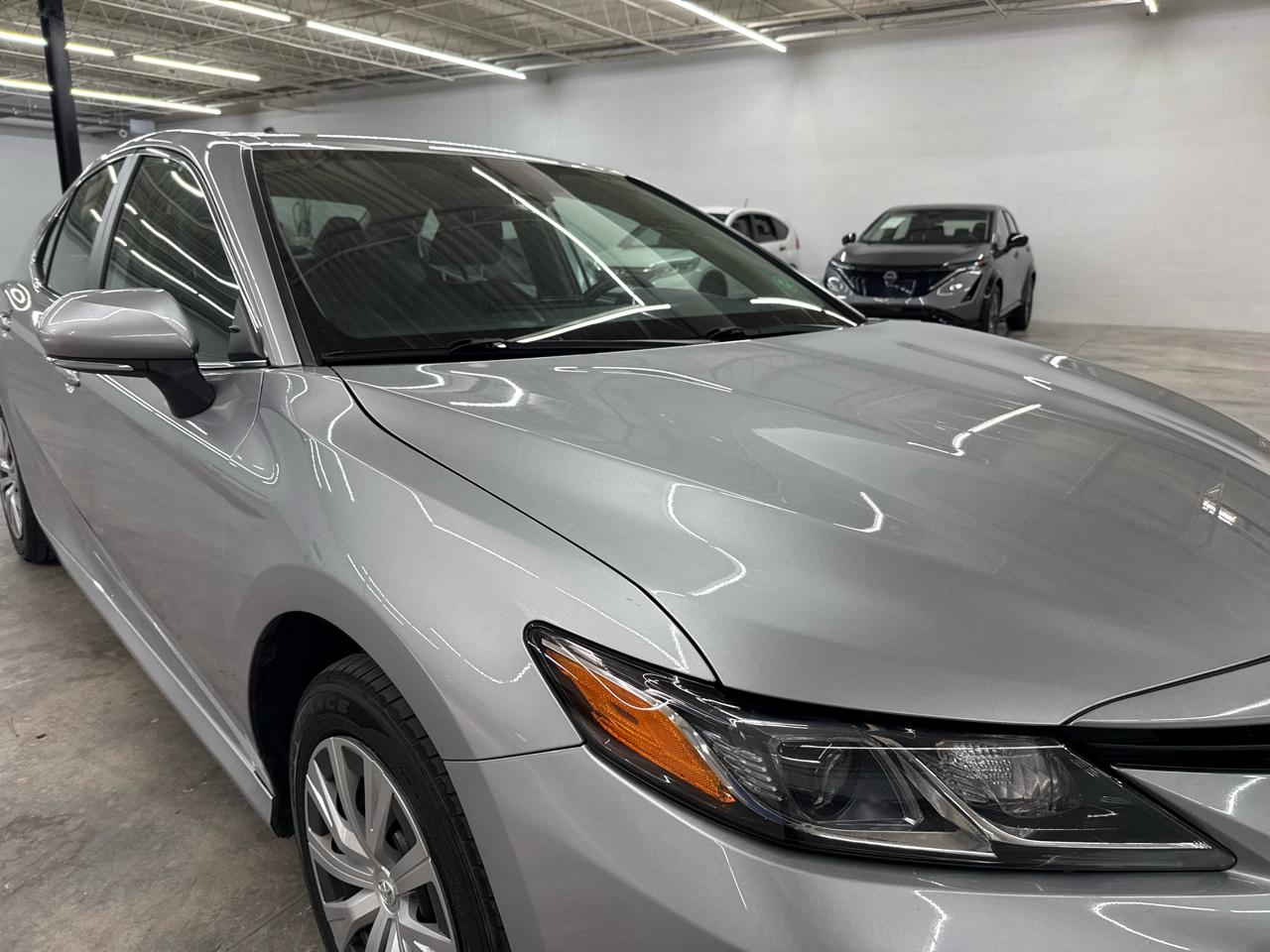 Toyota Camry Hybrid LE CVT (Natl) 2022