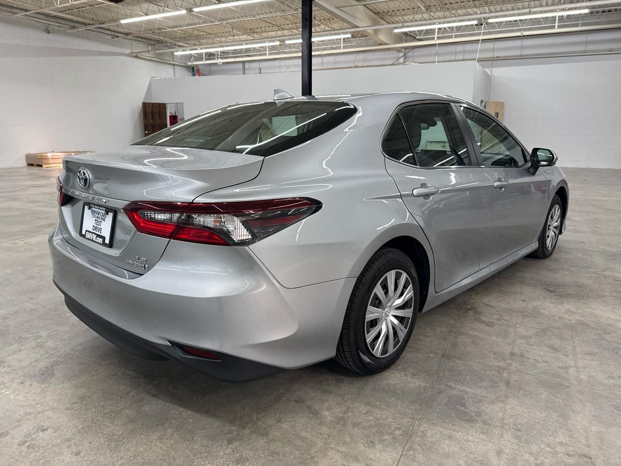 Toyota Camry Hybrid LE CVT (Natl) 2022