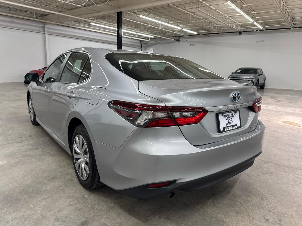 Toyota Camry Hybrid LE CVT (Natl) 2022