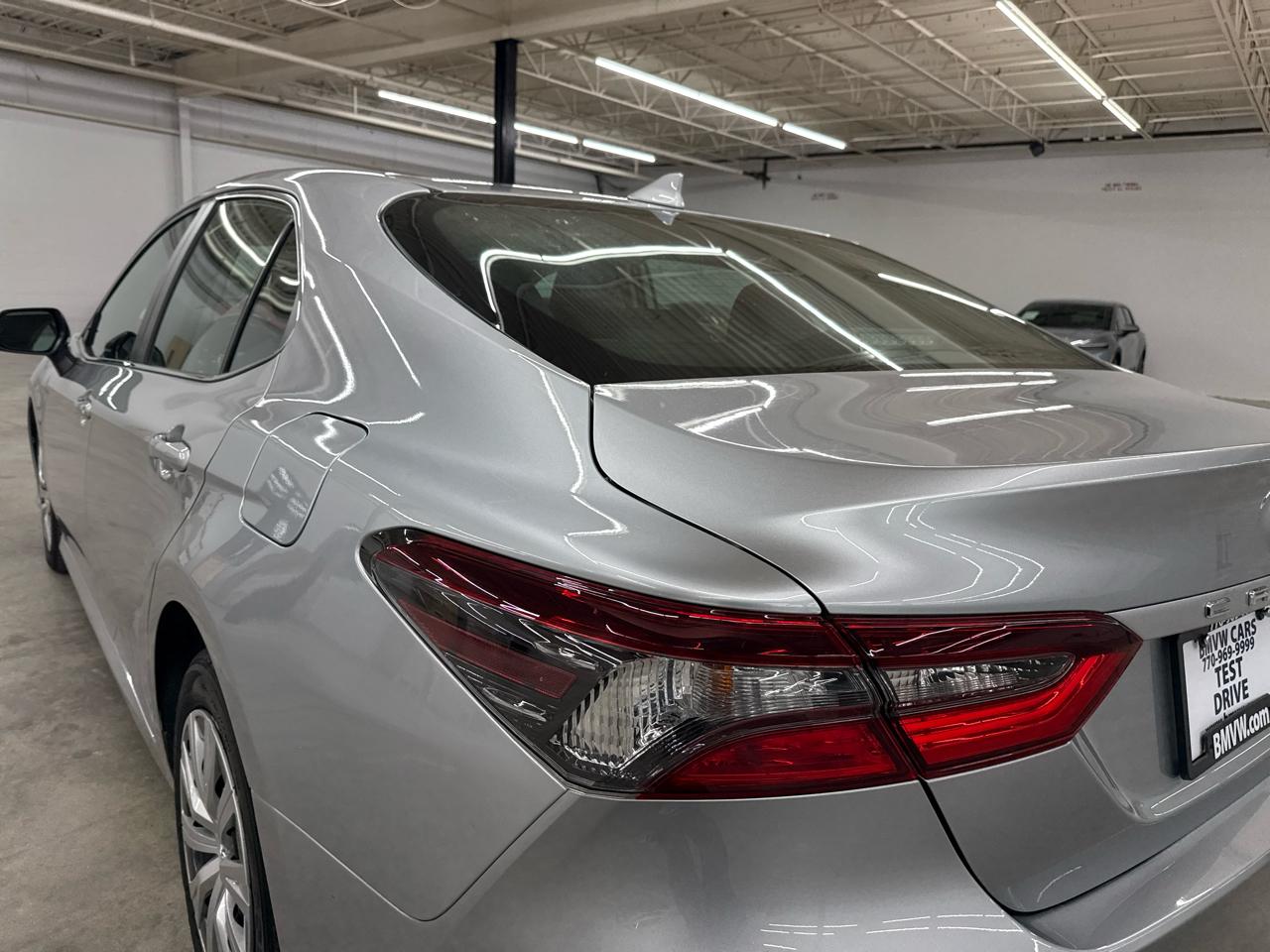 Toyota Camry Hybrid LE CVT (Natl) 2022