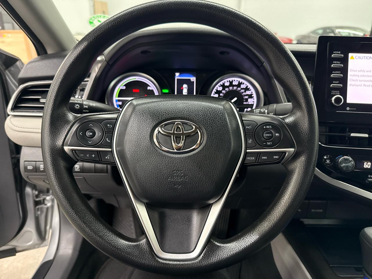Toyota Camry Hybrid LE CVT (Natl) 2022