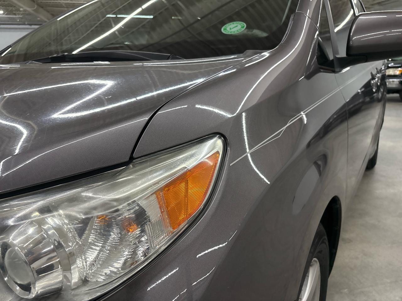 Toyota Sienna 5dr 8-Pass Van V6 LE FWD (Natl) 2014
