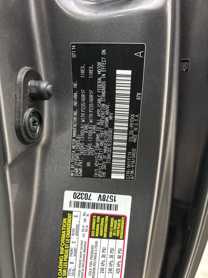 Toyota Sienna 5dr 8-Pass Van V6 LE FWD (Natl) 2014