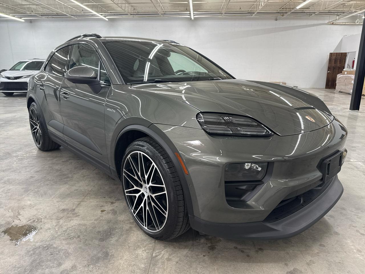 Porsche Macan Electric 4 AWD 2024