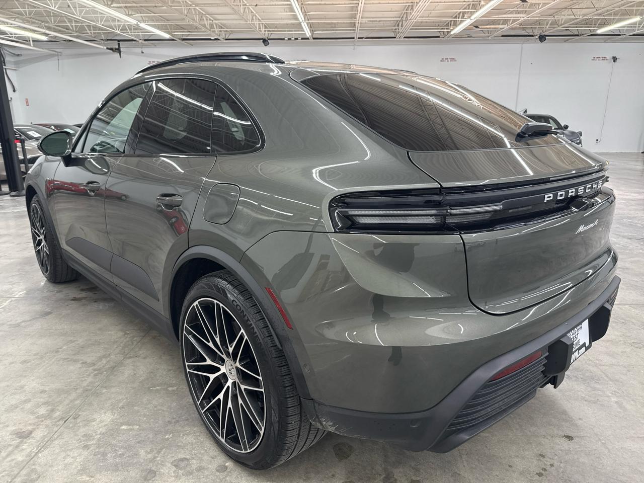 Porsche Macan Electric 4 AWD 2024