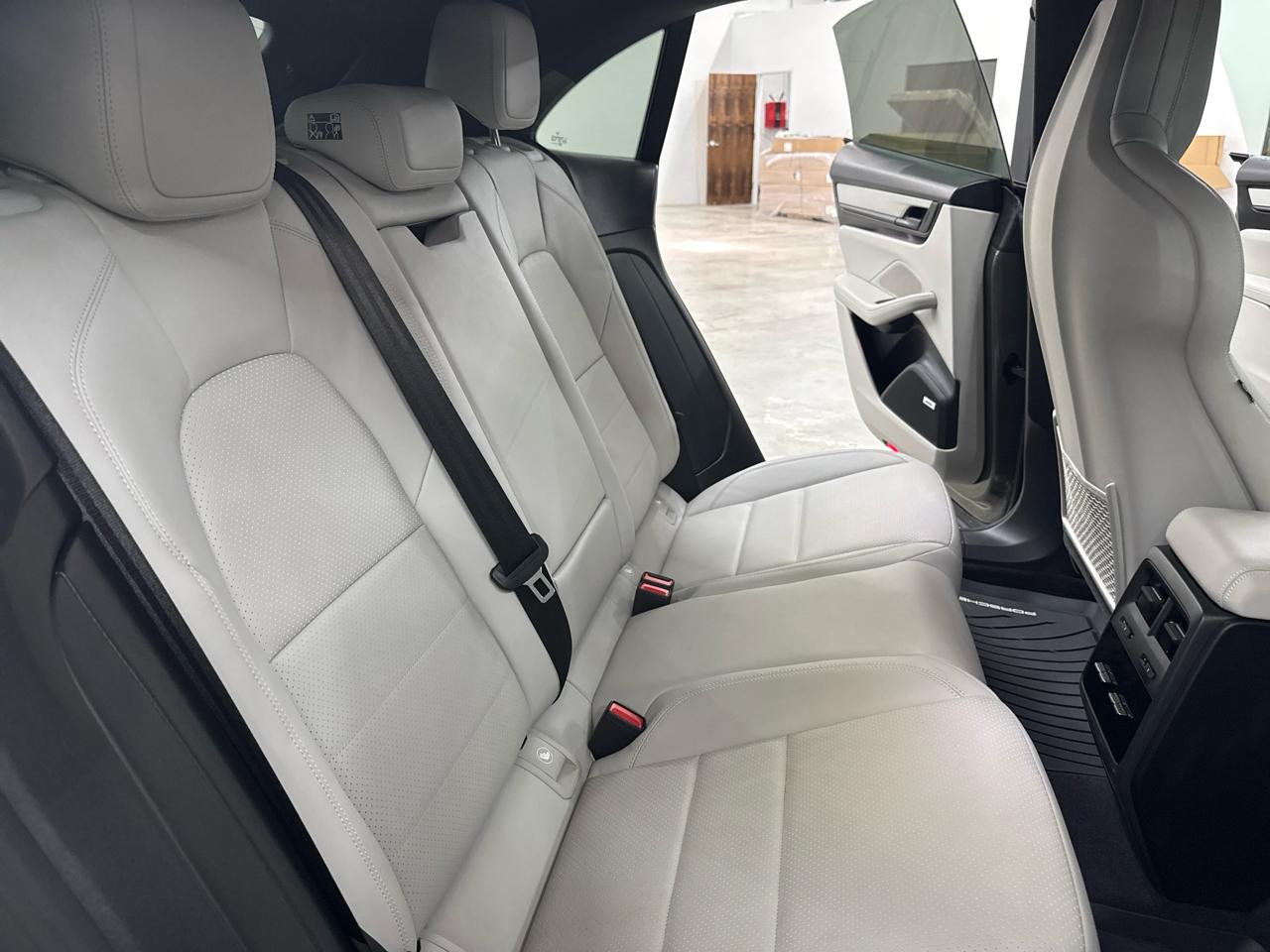 Porsche Macan Electric 4 AWD 2024