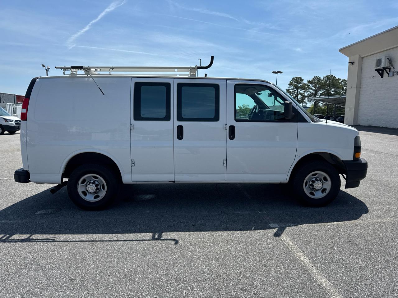 Chevrolet Express Cargo Van RWD 2500 135" 2020