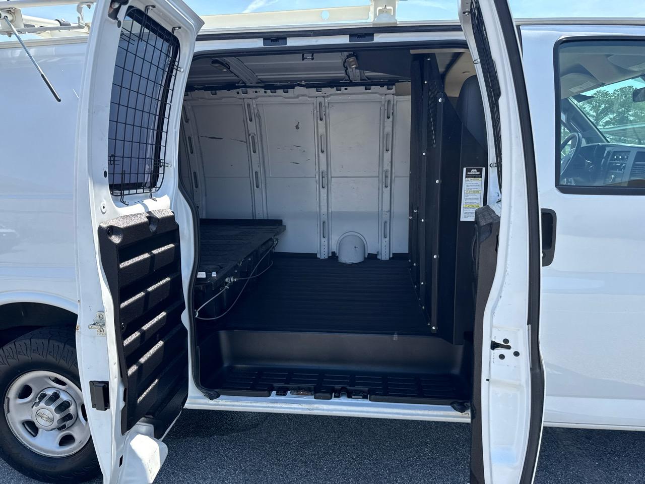 Chevrolet Express Cargo Van RWD 2500 135" 2020