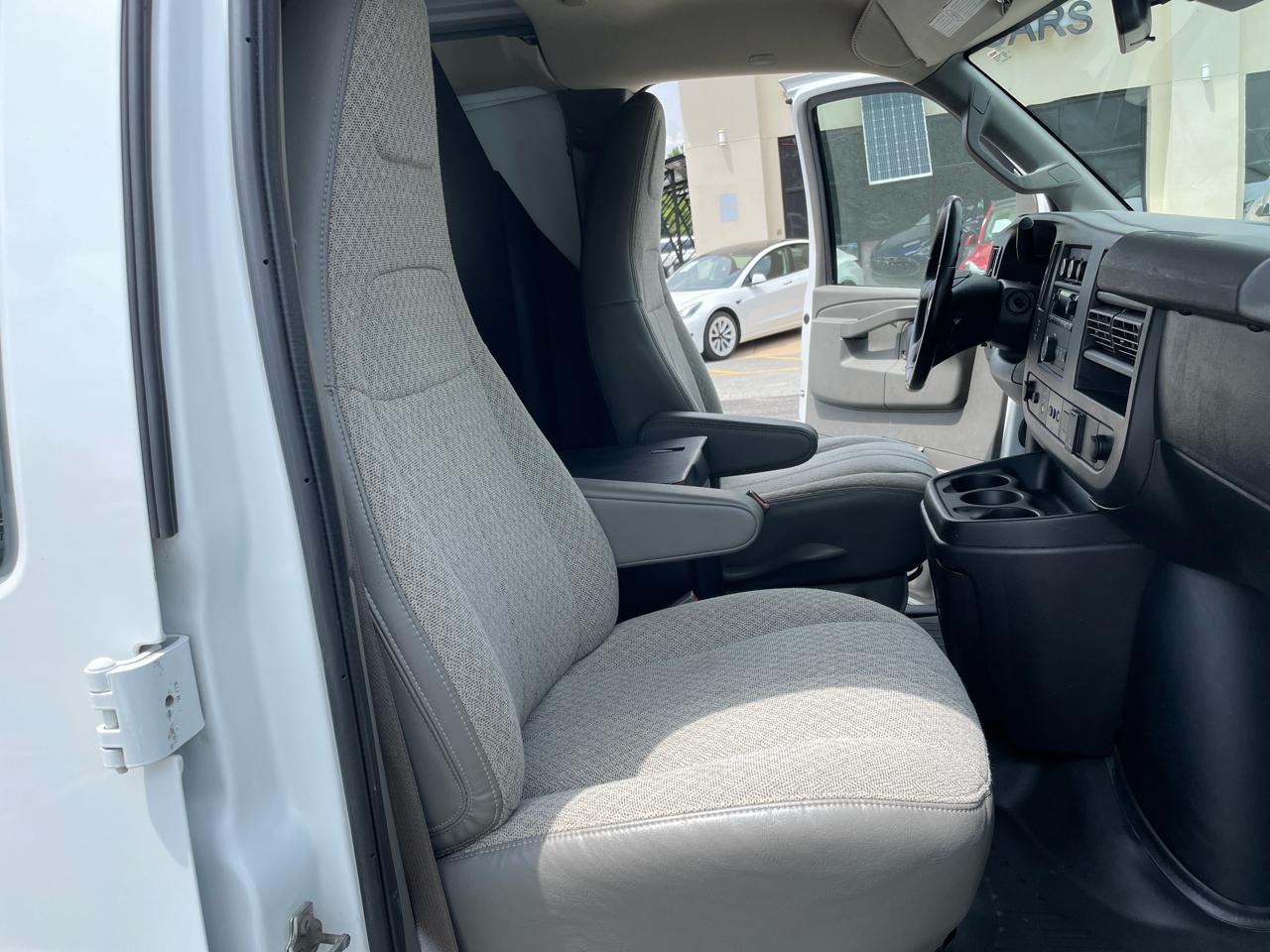 Chevrolet Express Cargo Van RWD 2500 135" 2020