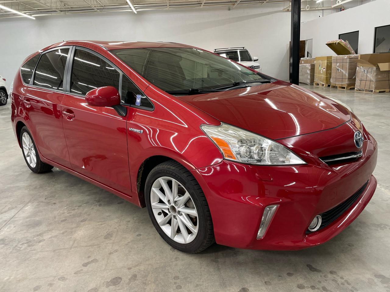 Toyota Prius V 5dr Wgn Three (Natl) 2014