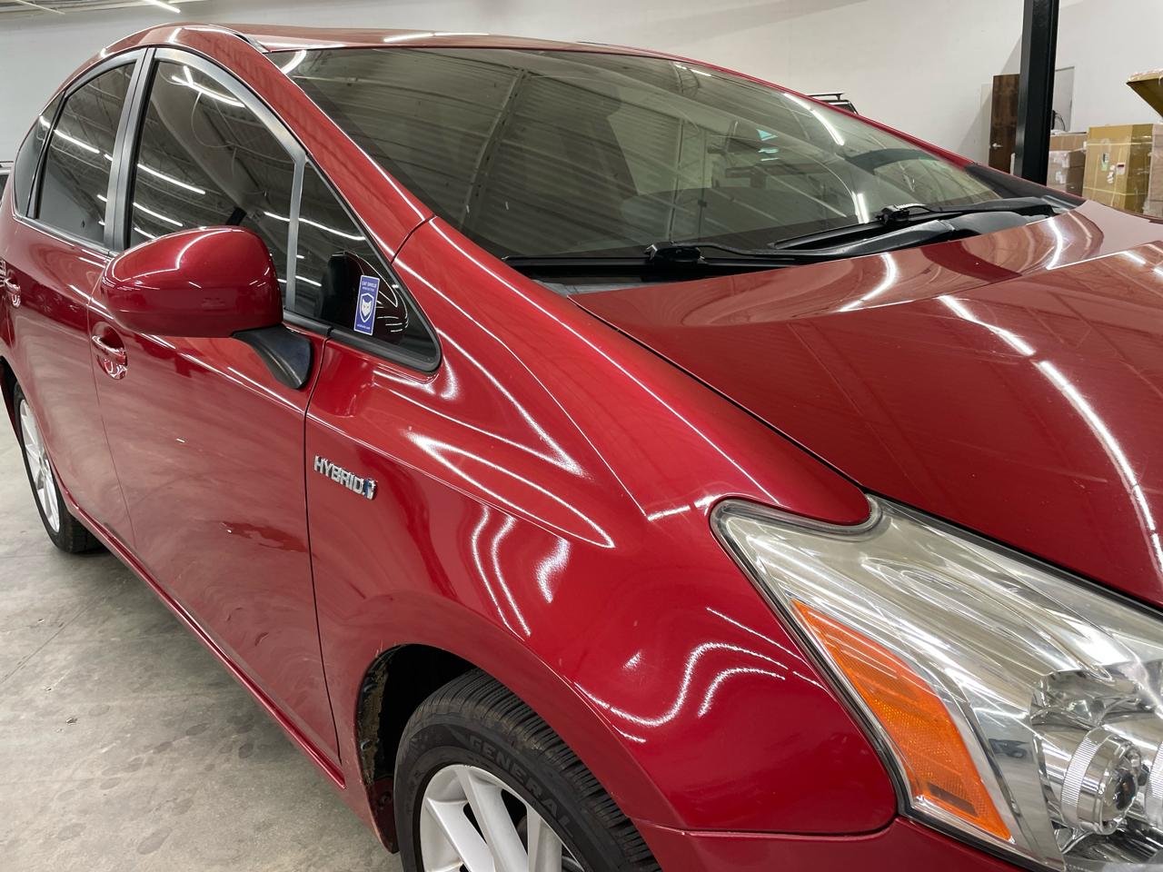 Toyota Prius V 5dr Wgn Three (Natl) 2014