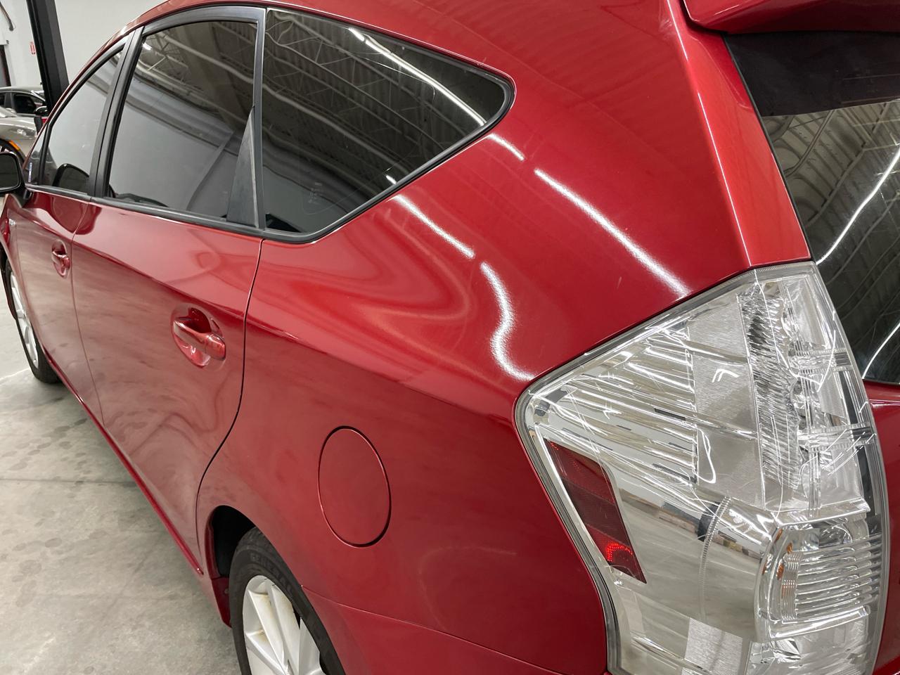Toyota Prius V 5dr Wgn Three (Natl) 2014