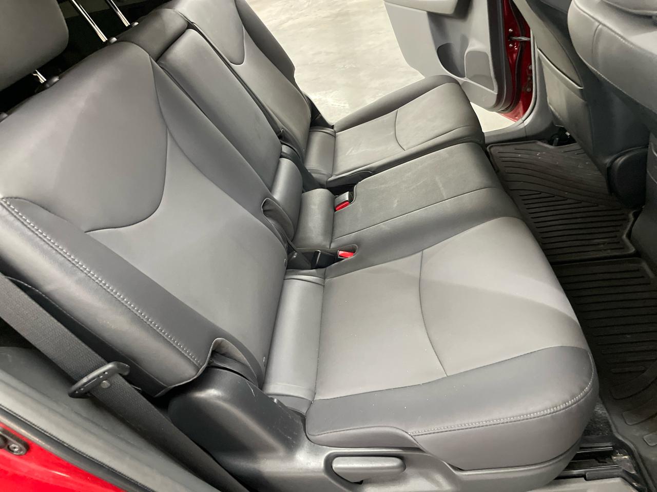 Toyota Prius V 5dr Wgn Three (Natl) 2014