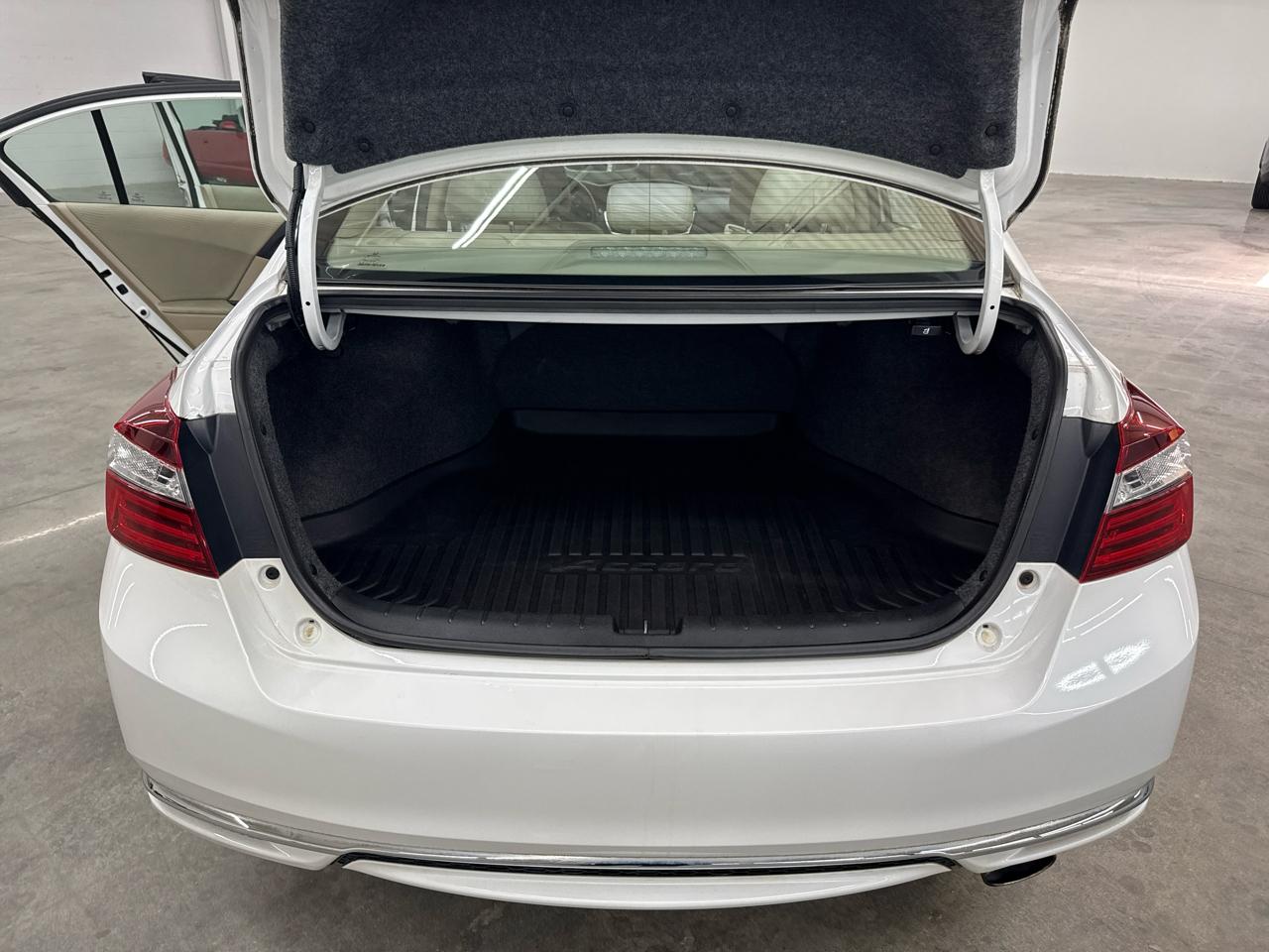 Honda Accord Sedan 4dr I4 CVT LX 2016