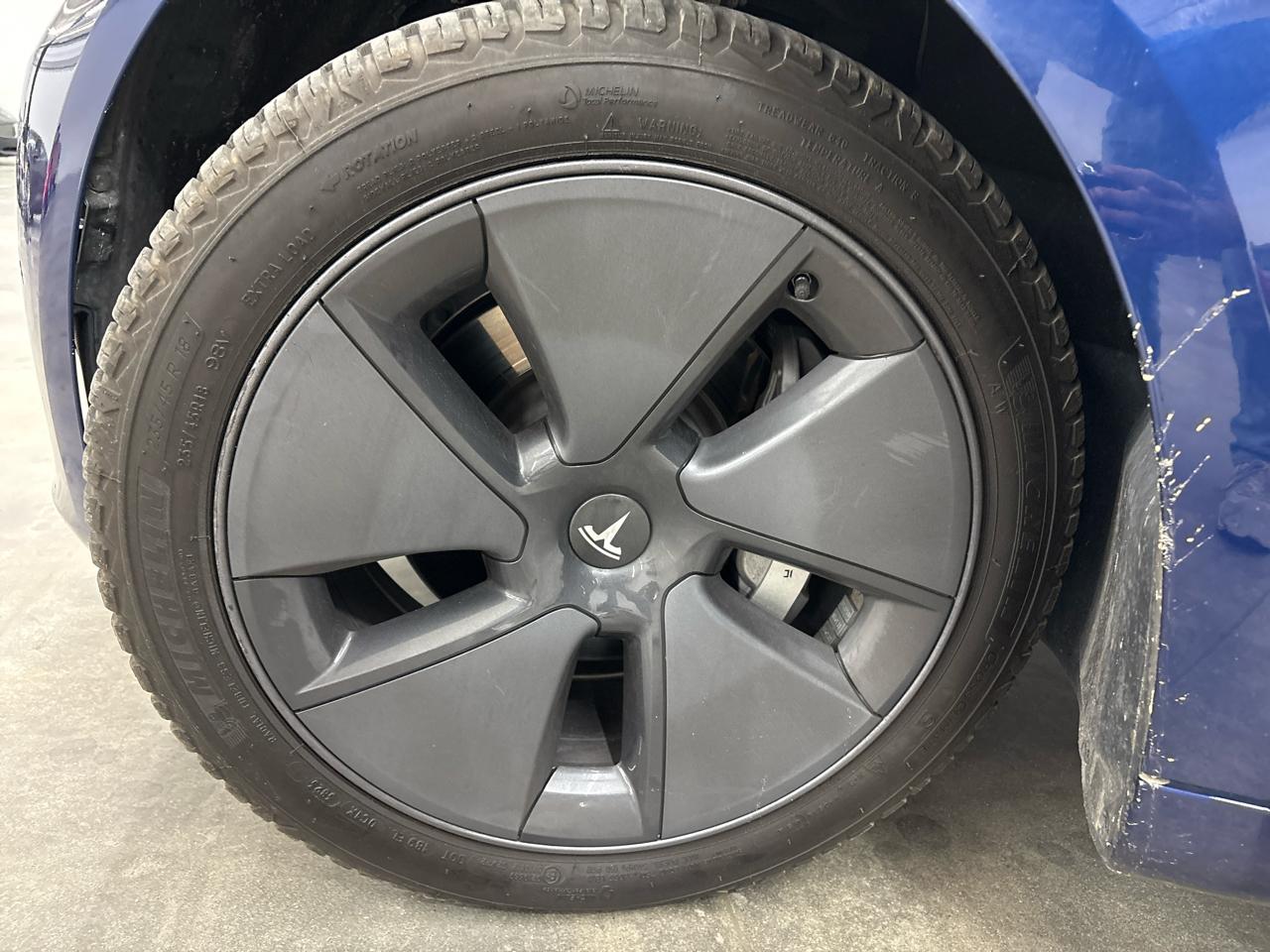 Tesla Model 3 Standard Range Plus RWD 2023