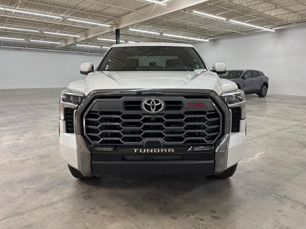 Toyota Tundra 4WD Platinum Hybrid CrewMax 5.5' Bed 3.5L (Natl) 2025