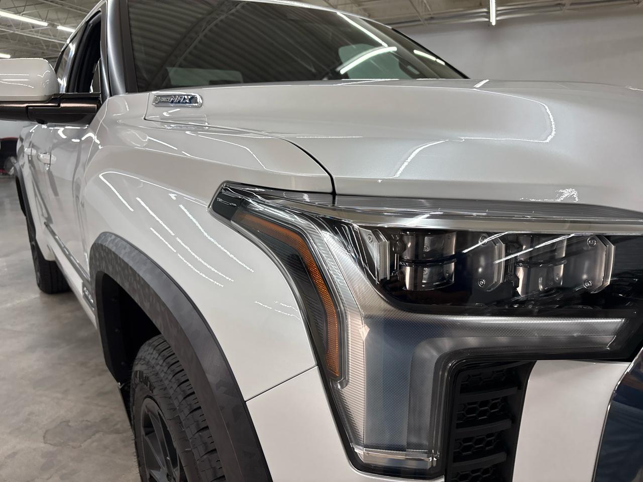Toyota Tundra 4WD Platinum Hybrid CrewMax 5.5' Bed 3.5L (Natl) 2025