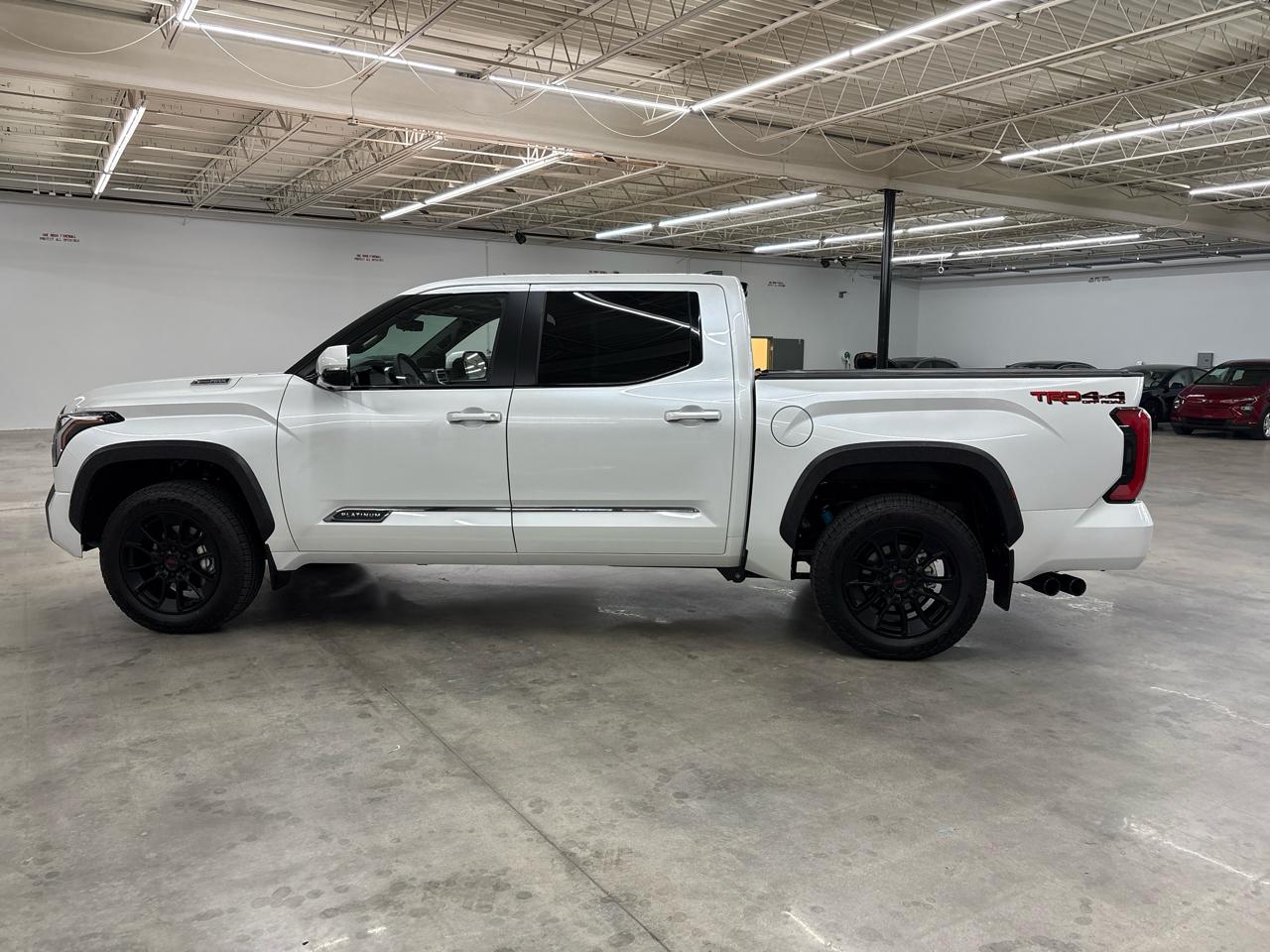 Toyota Tundra 4WD Platinum Hybrid CrewMax 5.5' Bed 3.5L (Natl) 2025