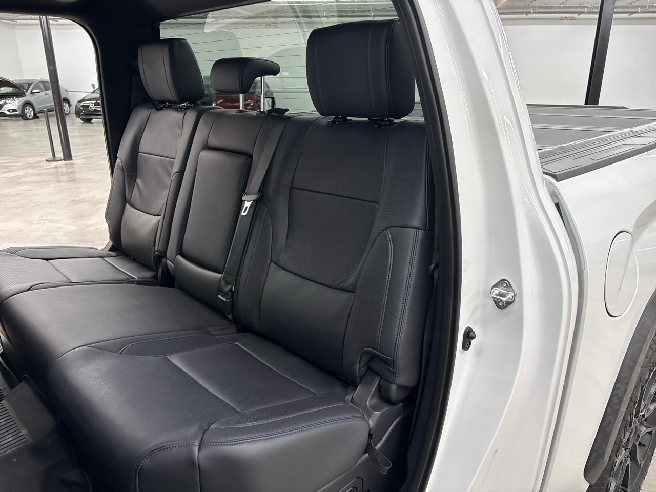 Toyota Tundra 4WD Platinum Hybrid CrewMax 5.5' Bed 3.5L (Natl) 2025