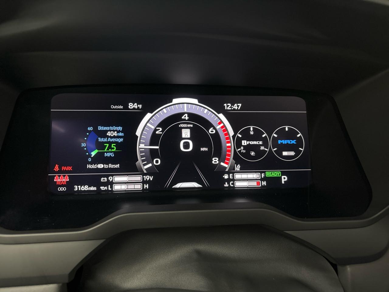 Toyota Tundra 4WD Platinum Hybrid CrewMax 5.5' Bed 3.5L (Natl) 2025