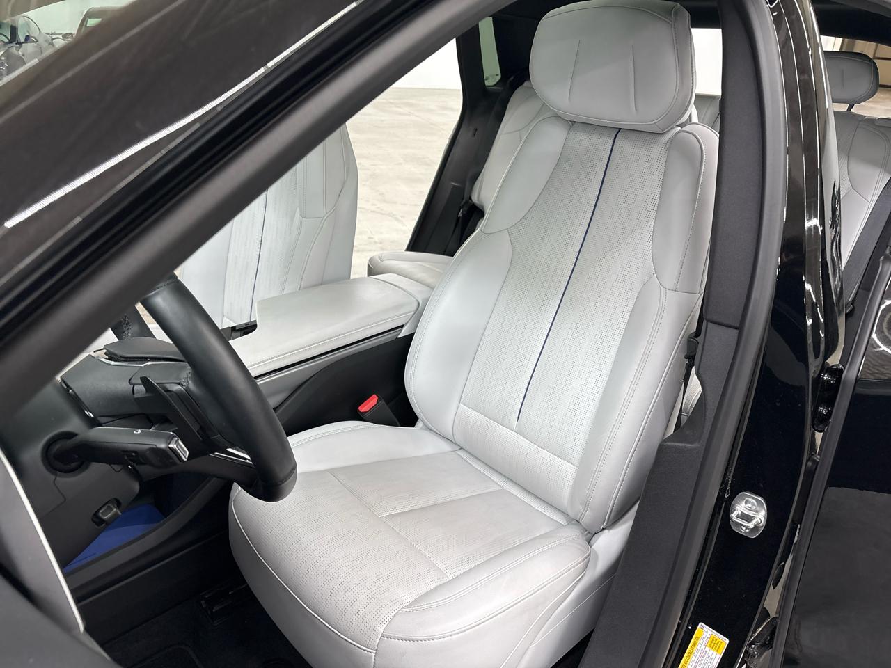 Cadillac Lyriq 4dr Luxury w/1SC 2024